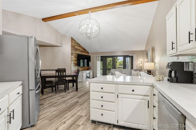 1644 Lakeview Drive, Zeeland, MI 49464