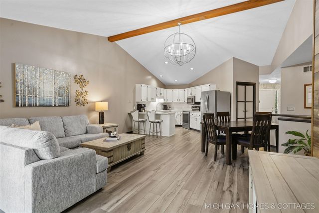 1644 Lakeview Drive, Zeeland, MI 49464