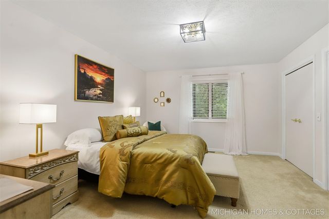 1644 Lakeview Drive, Zeeland, MI 49464