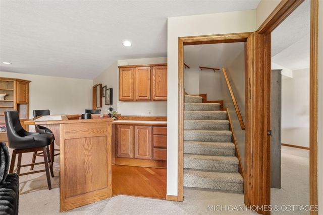 1644 Lakeview Drive, Zeeland, MI 49464