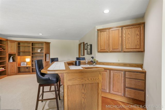 1644 Lakeview Drive, Zeeland, MI 49464