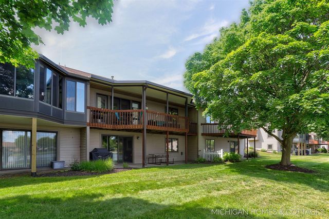 1644 Lakeview Drive, Zeeland, MI 49464