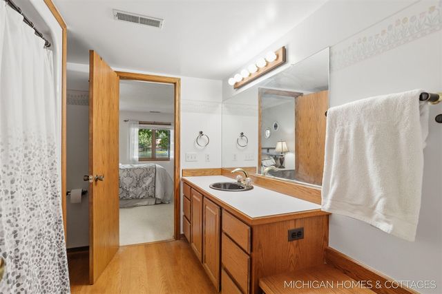 1644 Lakeview Drive, Zeeland, MI 49464