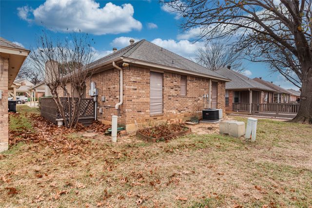 2881 Inniswood Circle, Arlington, TX 76015