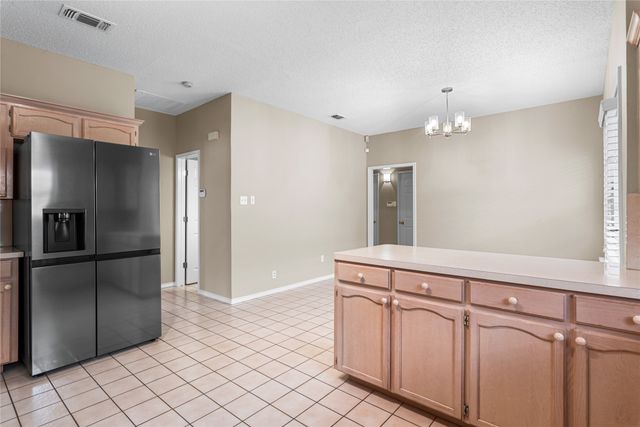 2881 Inniswood Circle, Arlington, TX 76015