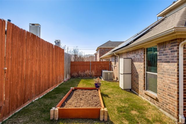 2212 Paige Court, Carrollton, TX 75006