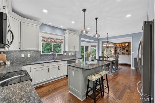 1654 Summit Terrace Court, Fenton, MO 63026
