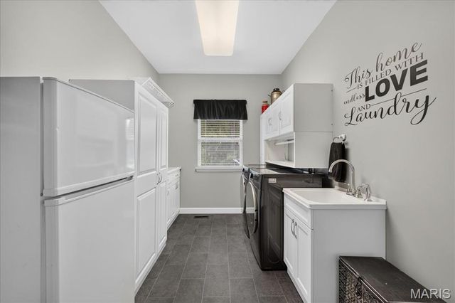 1654 Summit Terrace Court, Fenton, MO 63026