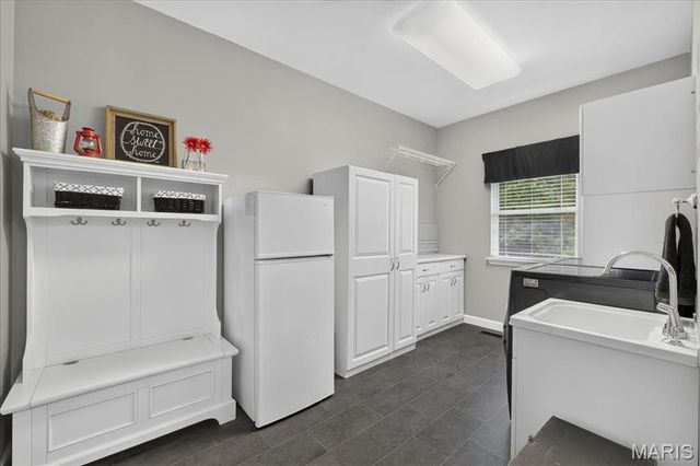 1654 Summit Terrace Court, Fenton, MO 63026
