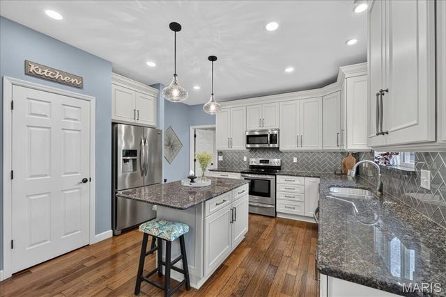 1654 Summit Terrace Court, Fenton, MO 63026