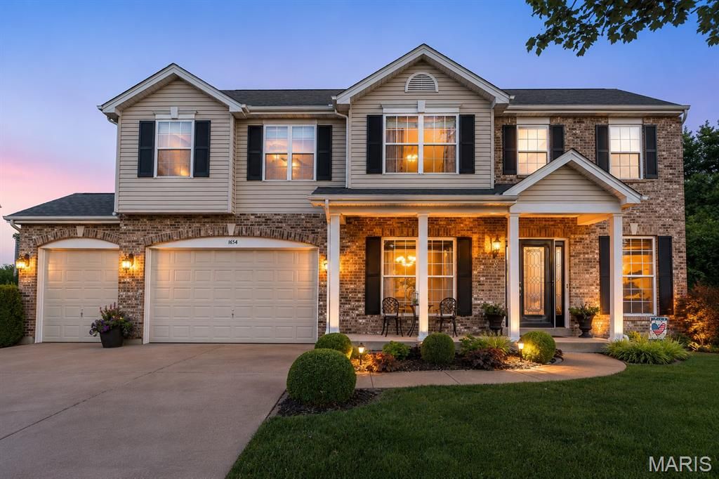 1654 Summit Terrace Court, Fenton, MO 63026
