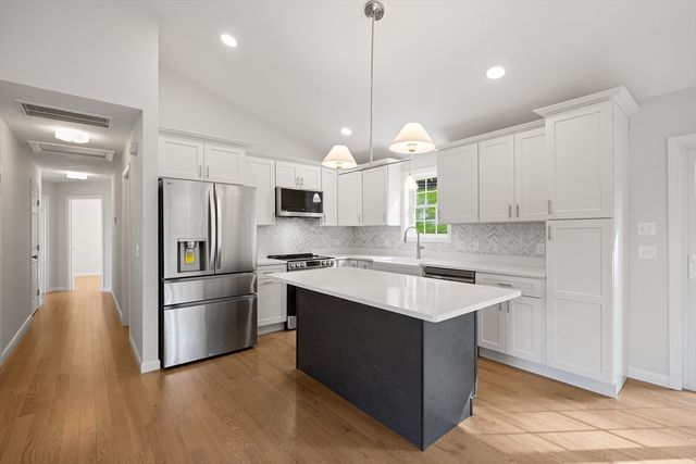 20 Highland Ave, West Boylston, MA 01583