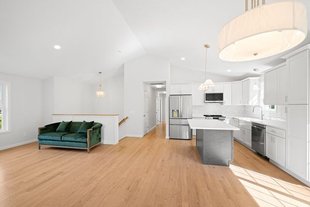 20 Highland Ave, West Boylston, MA 01583