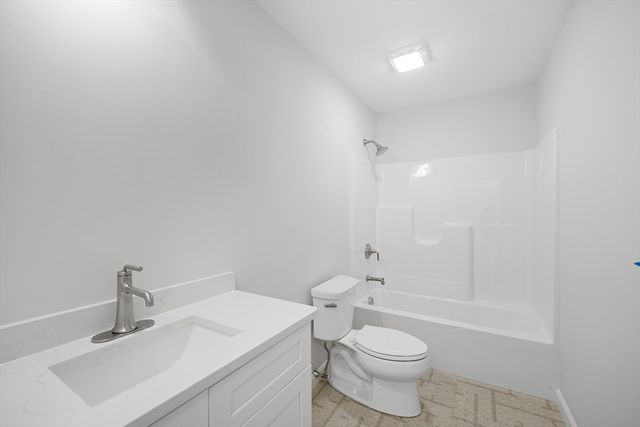 20 Highland Ave, West Boylston, MA 01583