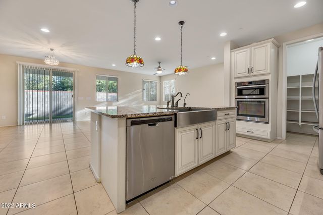 4625 E BECK Lane, Phoenix, AZ 85032