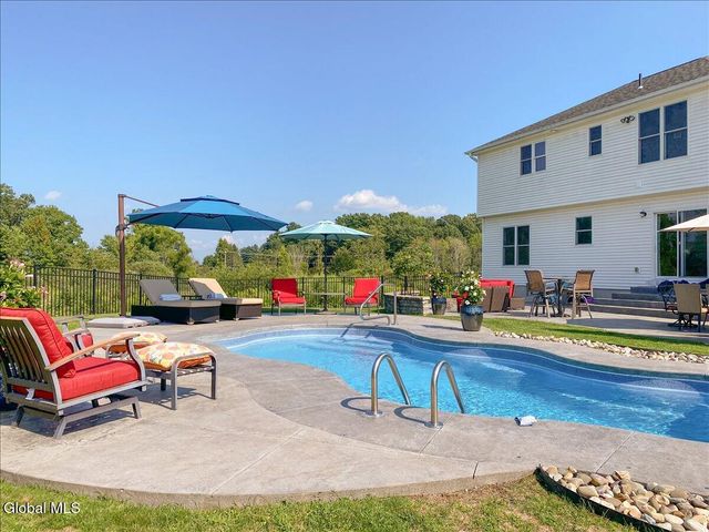 7 Rolling Hills Drive, Halfmoon, NY 12118