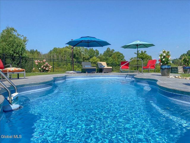 7 Rolling Hills Drive, Halfmoon, NY 12118
