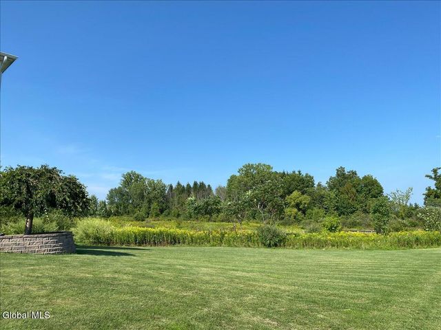 7 Rolling Hills Drive, Halfmoon, NY 12118