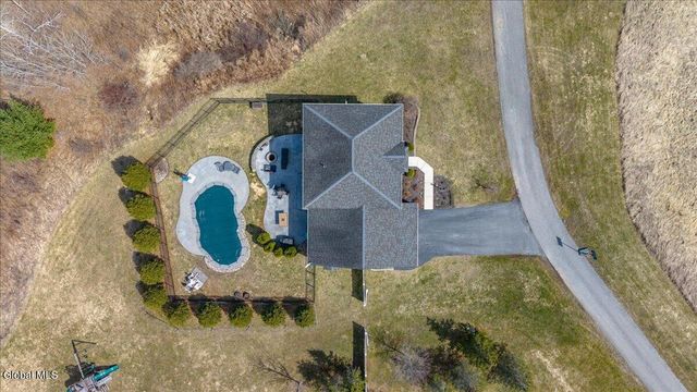 7 Rolling Hills Drive, Halfmoon, NY 12118