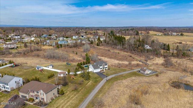 7 Rolling Hills Drive, Halfmoon, NY 12118