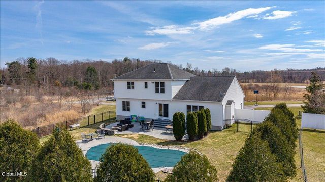 7 Rolling Hills Drive, Halfmoon, NY 12118