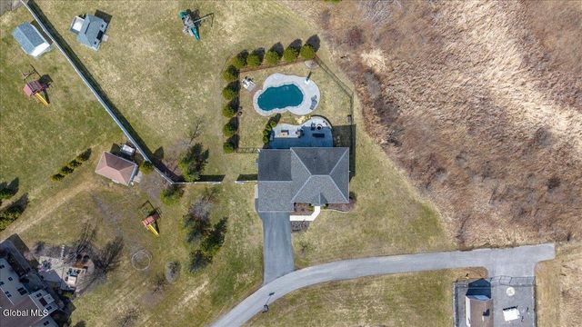 7 Rolling Hills Drive, Halfmoon, NY 12118