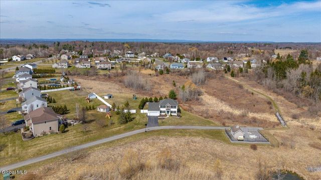 7 Rolling Hills Drive, Halfmoon, NY 12118