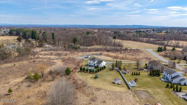 7 Rolling Hills Drive, Halfmoon, NY 12118