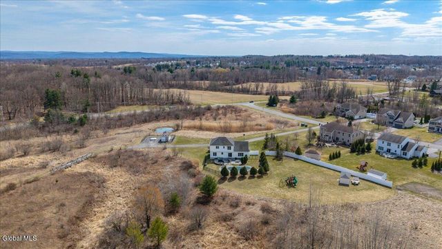 7 Rolling Hills Drive, Halfmoon, NY 12118