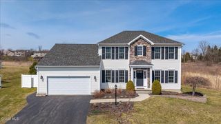 7 Rolling Hills Drive, Halfmoon, NY 12118