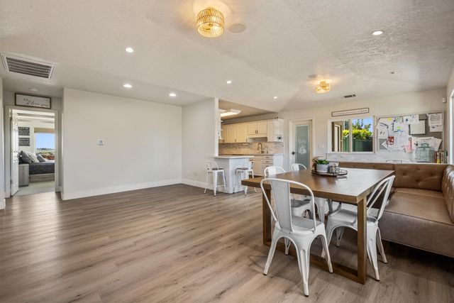 8300 Jantzen Rd, Modesto, CA 95357