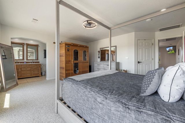 8300 Jantzen Rd, Modesto, CA 95357