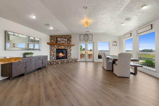 8300 Jantzen Rd, Modesto, CA 95357