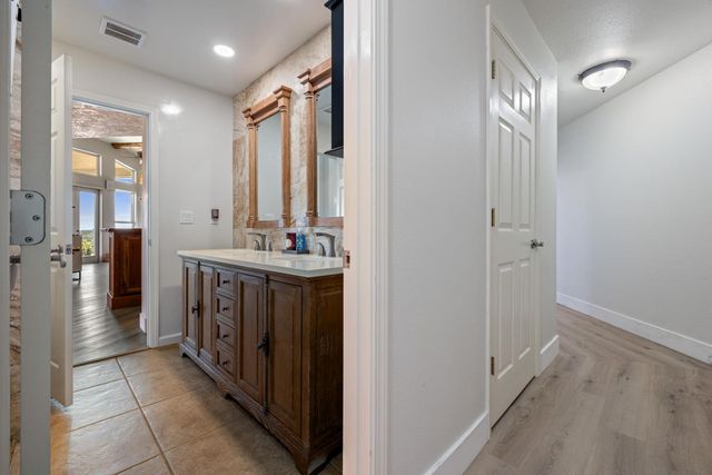 8300 Jantzen Rd, Modesto, CA 95357