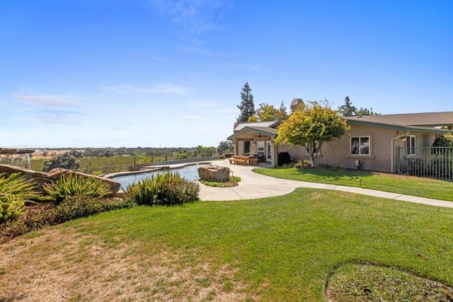 8300 Jantzen Rd, Modesto, CA 95357