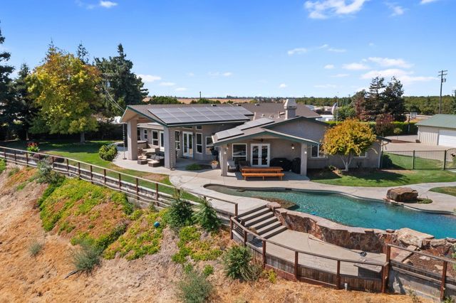 8300 Jantzen Rd, Modesto, CA 95357