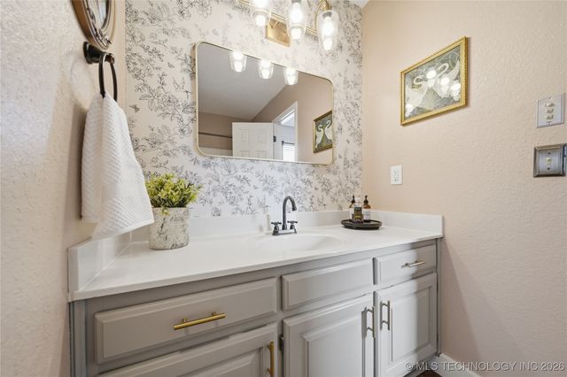 6312 S Date Avenue, Broken Arrow, OK 74011