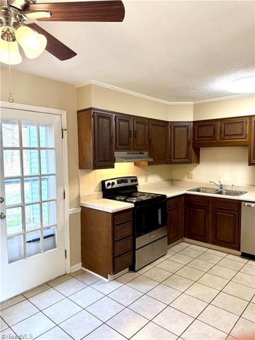 2315 Bay Meadows Court C, Clemmons, NC 27103