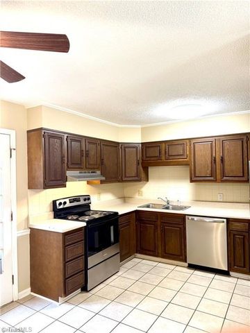 2315 Bay Meadows Court C, Clemmons, NC 27103