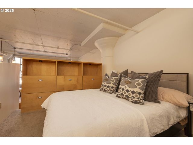 1314 Nw IRVING St 212, Portland, OR 97209