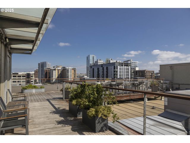 1314 Nw IRVING St 212, Portland, OR 97209