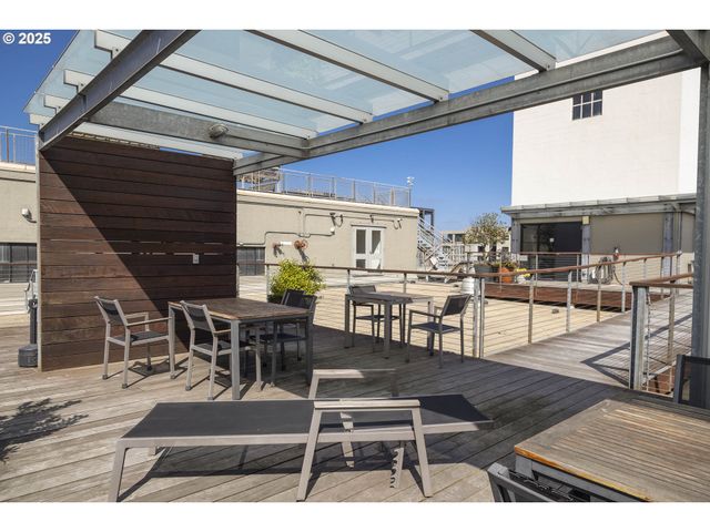 1314 Nw IRVING St 212, Portland, OR 97209