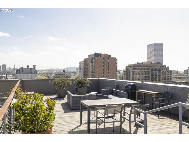 1314 Nw IRVING St 212, Portland, OR 97209