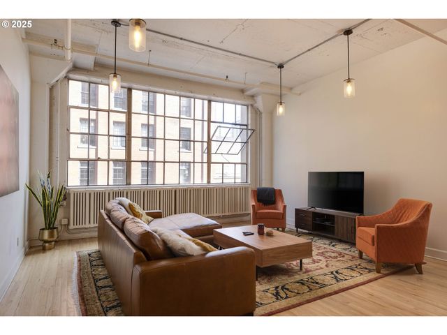 1314 Nw IRVING St 212, Portland, OR 97209