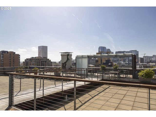 1314 Nw IRVING St 212, Portland, OR 97209