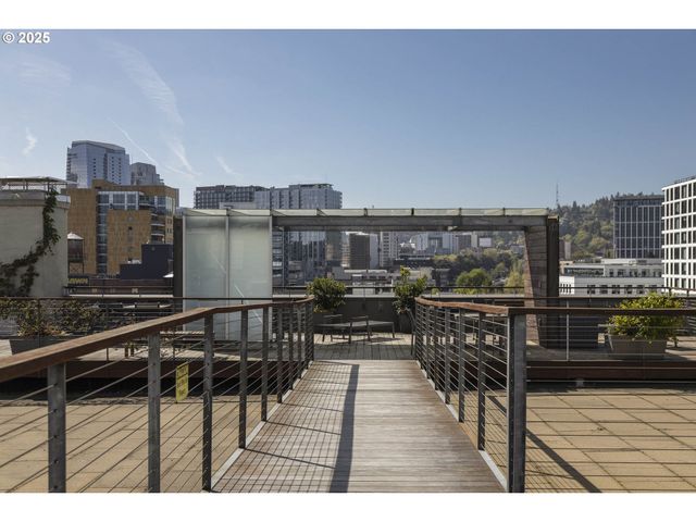 1314 Nw IRVING St 212, Portland, OR 97209
