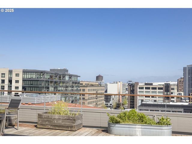 1314 Nw IRVING St 212, Portland, OR 97209