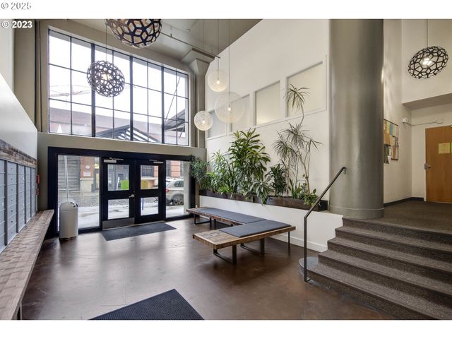 1314 Nw IRVING St 212, Portland, OR 97209