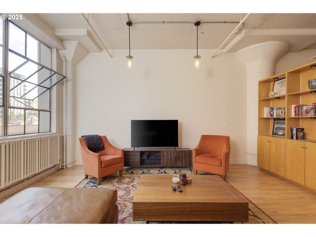 1314 Nw IRVING St 212, Portland, OR 97209