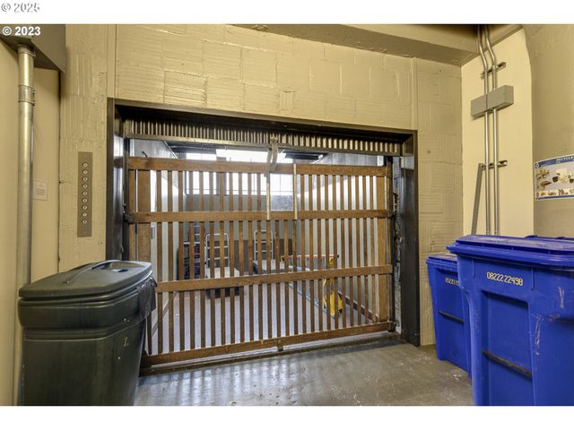 1314 Nw IRVING St 212, Portland, OR 97209